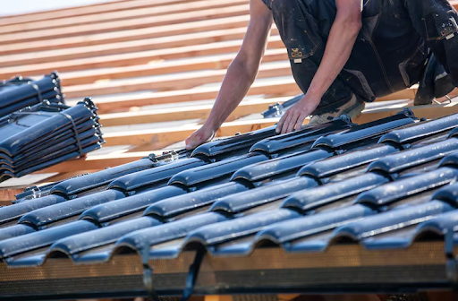 Best Ventilation for a Metal Flat Roof: Controlling Heat, Moisture, and Condensation
