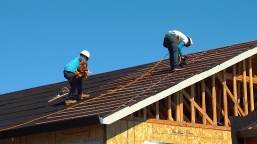 Why Florida’s Harsh Climate Makes Commercial Roofing Decisions More Critical Than Anywhere Else